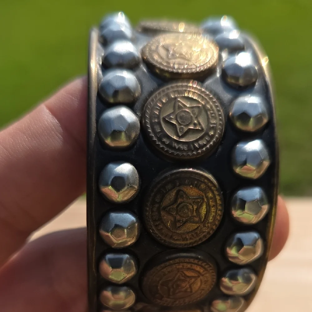 Assorted Silver and Bronze Cuff Bracelets Lot of 5 - Picture 10 of 11